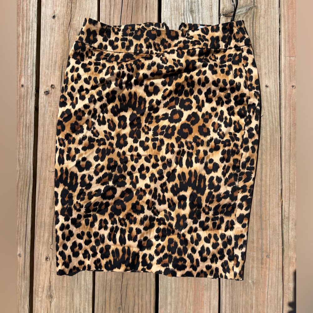 Leopard print fitted pencil skirt size 8